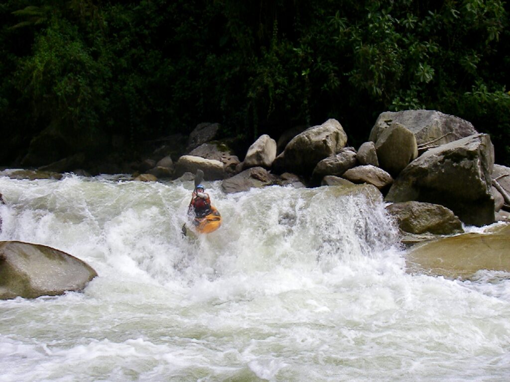 kayak ecuador, small world adventures, ecuador kayak, kayaking in ecuador, oyacachi river