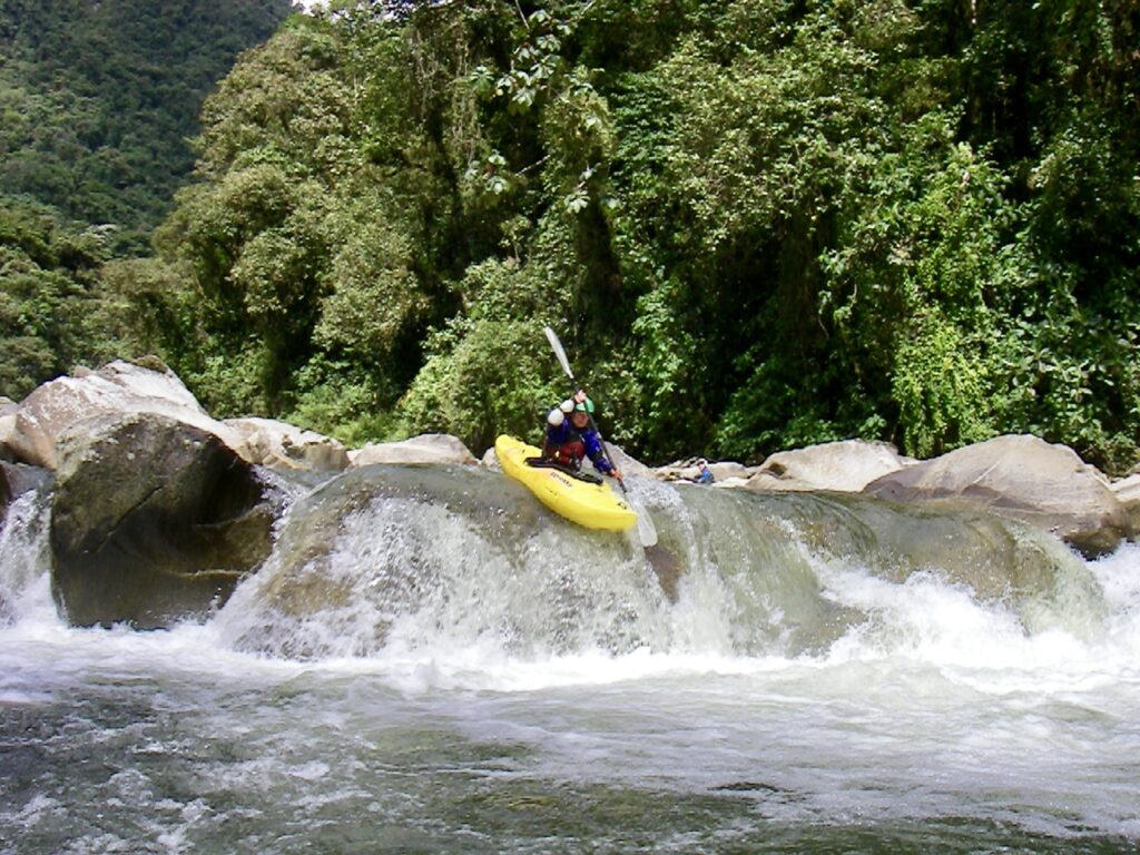 kayak ecuador, small world adventures, ecuador kayak, kayaking in ecuador, oyacachi river