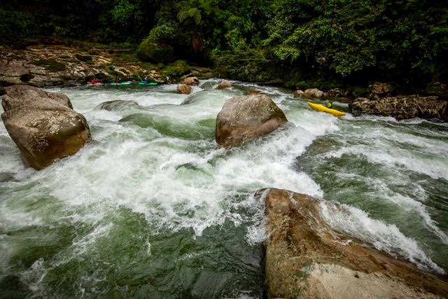 kayak ecuador, ecuador kayaking, kayaking in Ecuador, adventure kayaking, guided kayaking in Ecuador, whitewater kayaking, jondachi river
